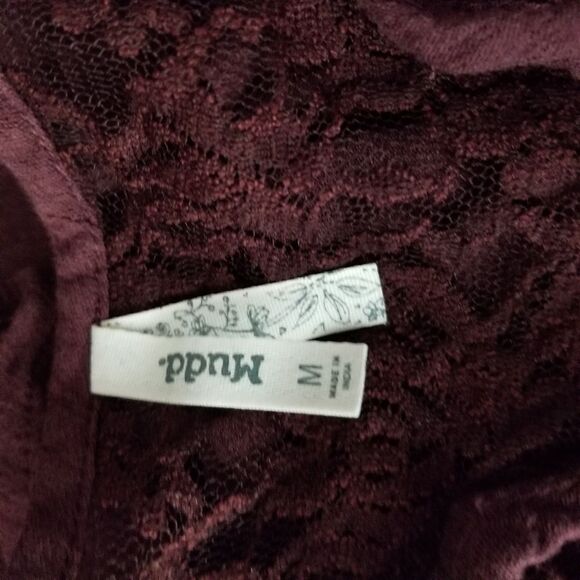 Mudd Deep Burgundy Lace Accent Tie Front Blouse - Picture 11 of 12